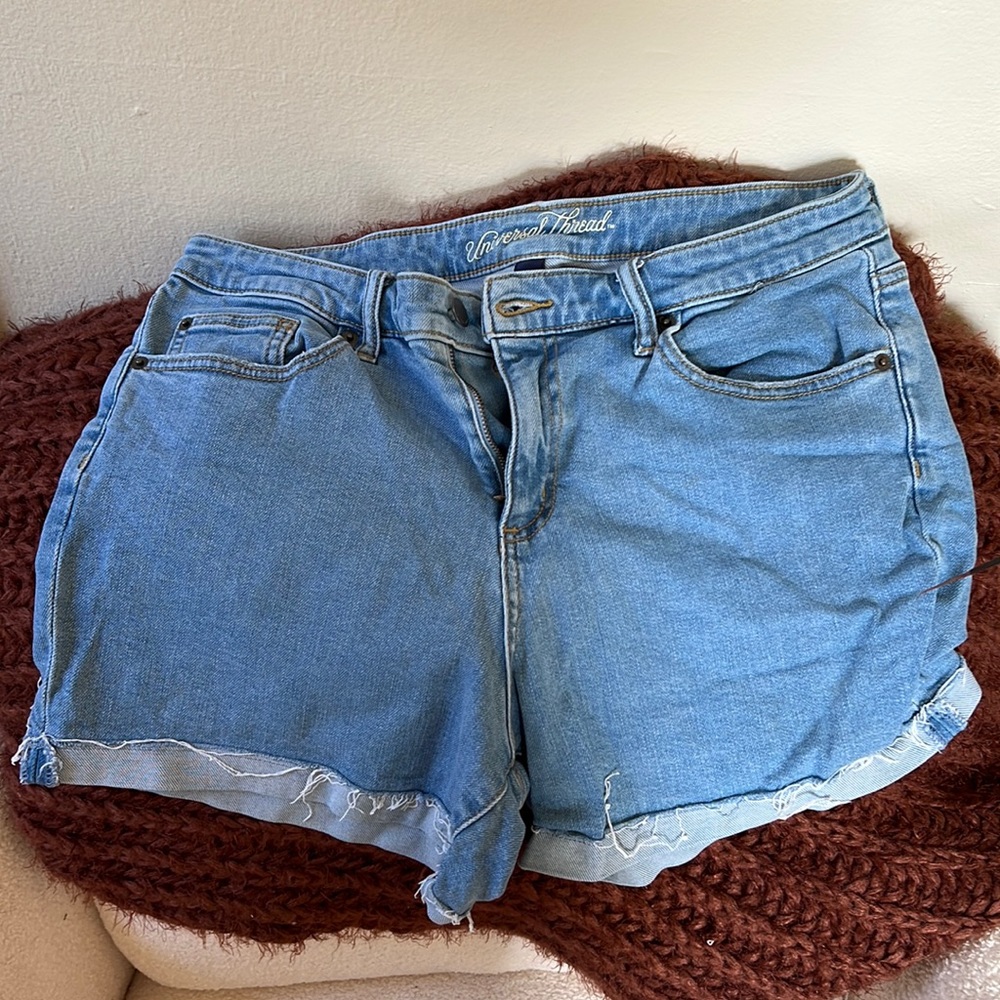 Mid Rise Boyfriend Short